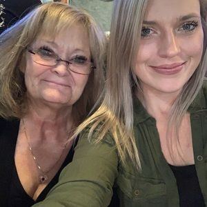 Meet your Posher, Deborah